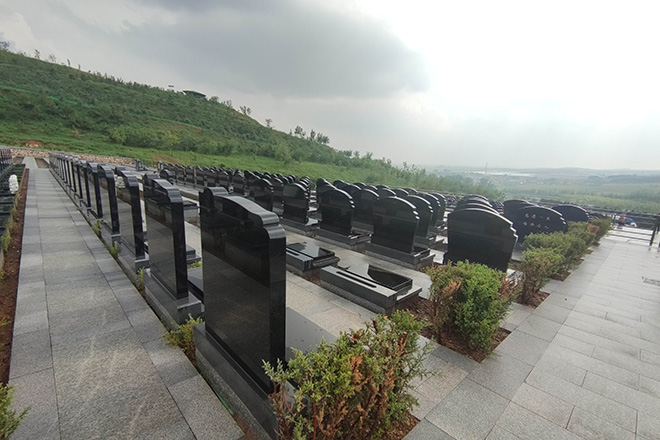 龙福山墓园